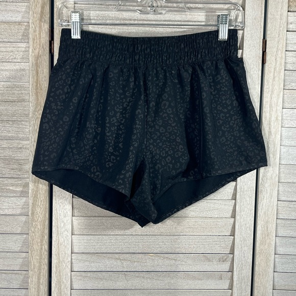 MARIKA Power Embossed Woven Shorts Pull On Elastic Waist Black Cheetah-Small - Picture 2 of 2